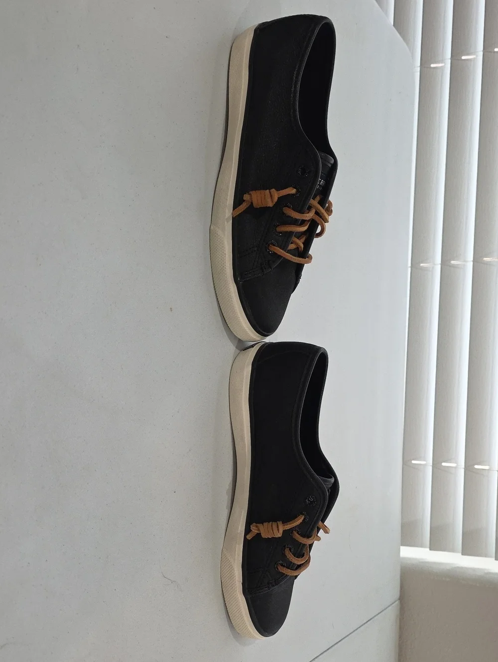 Sperry Women's 6.5 Seacoast Leather Sneaker Black Matte with Leather Laces